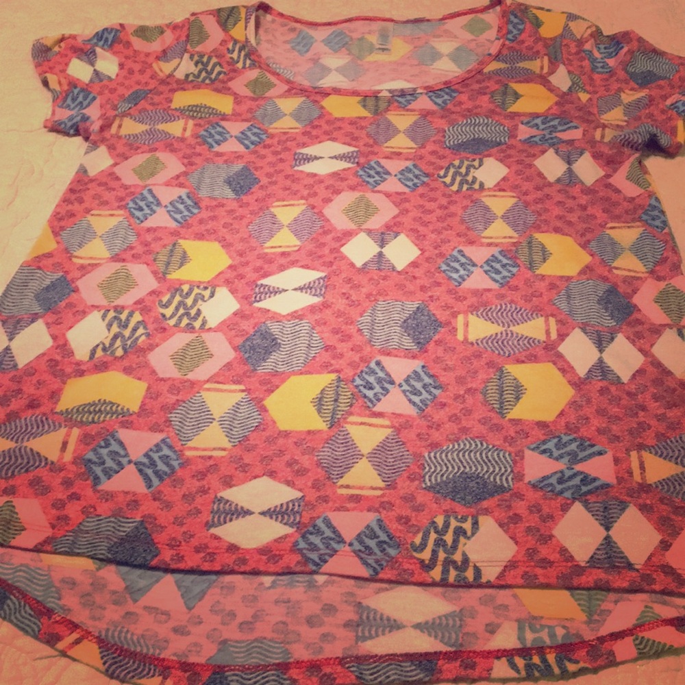 CLEARANCE ITEM: LuLaRoe Classic Geometric Pattern Tee